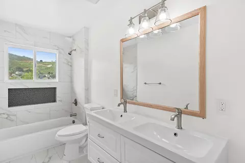 Bath - 8612 Almond Rd, Lakeside, CA 92040 photo 1 of 2