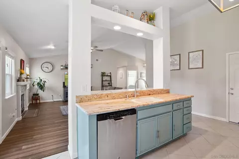Kitchen - 12095 Sterling Hill Ln, Lakeside, CA 92040 photo 4 of 4
