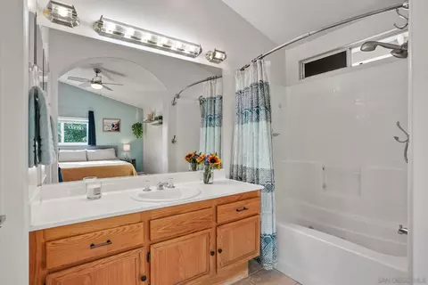 Bath - 12095 Sterling Hill Ln, Lakeside, CA 92040 photo 1 of 2