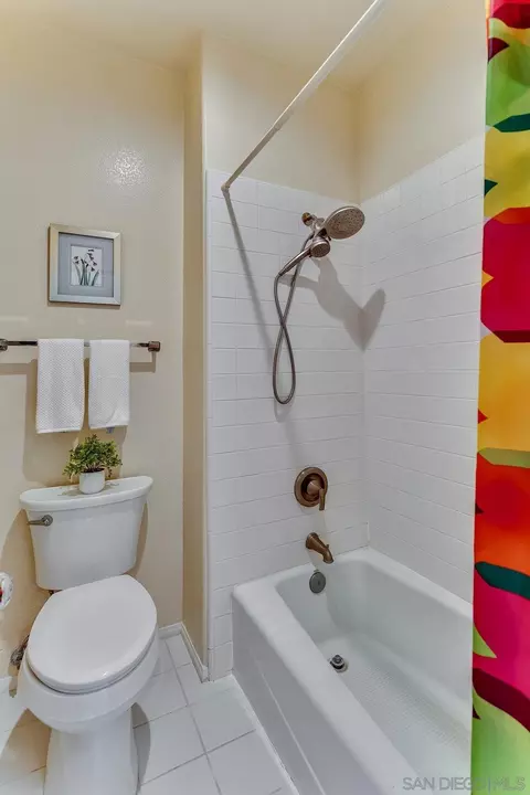 Bath - 3136 Almahurst Row, La Jolla, CA 92037 photo 3 of 3