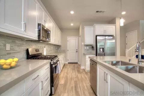 2305 Venus Ct, Spring Valley, CA 91977 photo 6