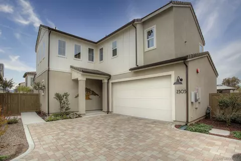 2305 Venus Ct, Spring Valley, CA 91977