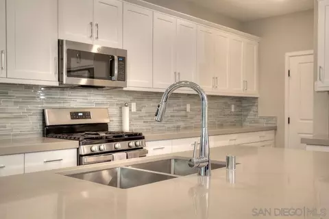 2305 Venus Ct, Spring Valley, CA 91977 photo 10
