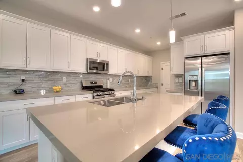 2305 Venus Ct, Spring Valley, CA 91977 photo 4