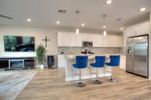 2305 Venus Ct, Spring Valley, CA 91977 photo 3