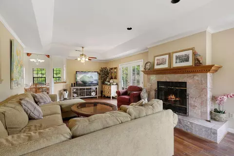 Living - 3944 Pala Mesa Dr, Fallbrook, CA 92028 photo 6 of 8