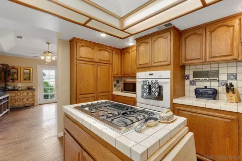 Kitchen - 3944 Pala Mesa Dr, Fallbrook, CA 92028 photo 5 of 5
