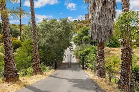 3944 Pala Mesa Dr, Fallbrook, CA 92028