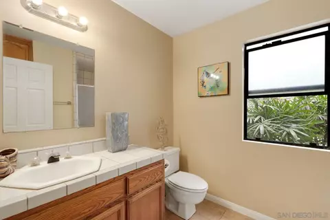 Bath - 3944 Pala Mesa Dr, Fallbrook, CA 92028 photo 3 of 4