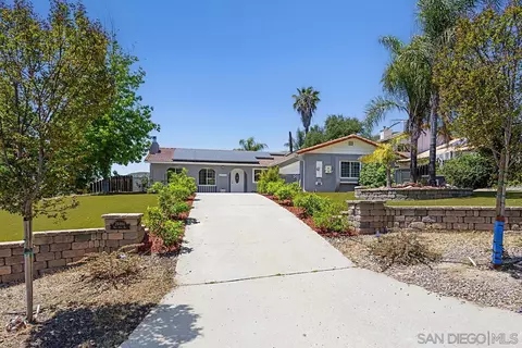 24464 Del Amo Rd, Ramona, CA 92065 photo 2