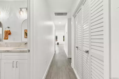 Entry Way - 2250 Ivy Rd, Oceanside, CA 92054 photo 1 of 1