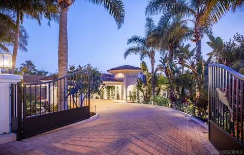 7125 Obelisco Cir, Carlsbad, CA 92009