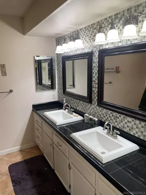 Bath - 797 Grey Hawk Ct, Oceanside, CA 92057 photo 1 of 2