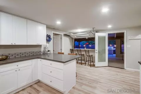 Kitchen - 426 Phillips Way, Vista, CA 92083 photo 8 of 9