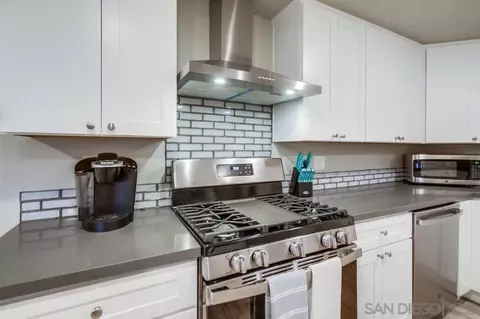 Kitchen - 426 Phillips Way, Vista, CA 92083 photo 7 of 9