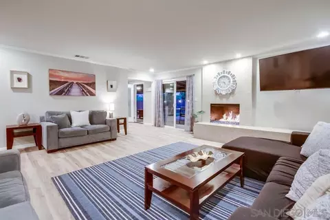 Living - 426 Phillips Way, Vista, CA 92083 photo 1 of 6
