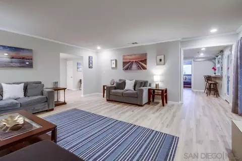 Living - 426 Phillips Way, Vista, CA 92083 photo 4 of 6