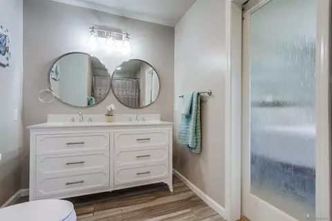 Bath - 426 Phillips Way, Vista, CA 92083 photo 3 of 9