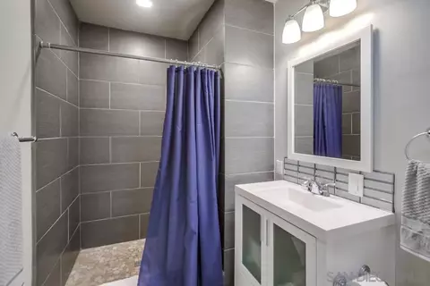 Bath - 426 Phillips Way, Vista, CA 92083 photo 6 of 9