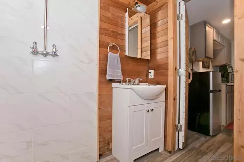 Bath - 426 Phillips Way, Vista, CA 92083 photo 1 of 9