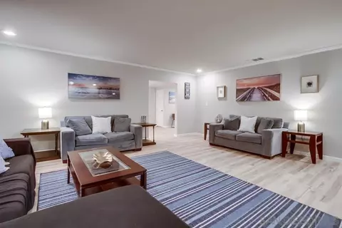 Living - 426 Phillips Way, Vista, CA 92083 photo 3 of 6