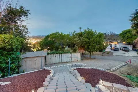 Exterior - 426 Phillips Way, Vista, CA 92083 photo 5 of 21