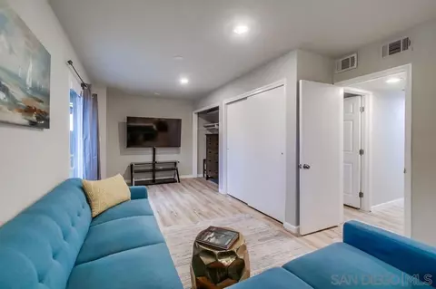 Living - 426 Phillips Way, Vista, CA 92083 photo 6 of 6