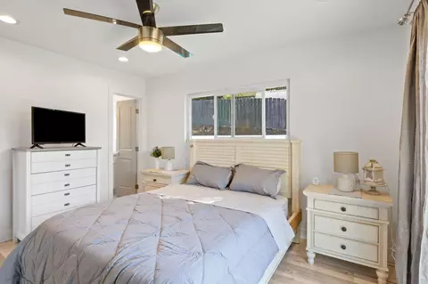 Bedroom - 1135 Eucalyptus Ave, Vista, CA 92084 photo 6 of 8