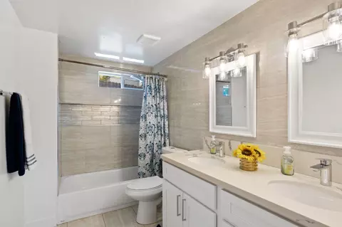 Bath - 1135 Eucalyptus Ave, Vista, CA 92084 photo 2 of 2