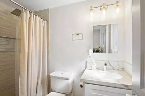 Bath - 1135 Eucalyptus Ave, Vista, CA 92084 photo 1 of 2