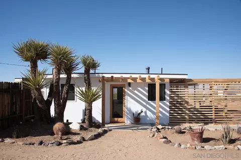 57175 Pine Ln, Landers, CA 92285