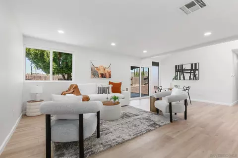 Living - 14322 Jolley Ln, Poway, CA 92064 photo 3 of 3