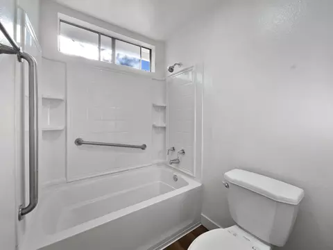Bath - 13867 Gorrion Ct, El Cajon, CA 92021 photo 2 of 2