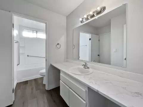 Bath - 13867 Gorrion Ct, El Cajon, CA 92021 photo 1 of 2