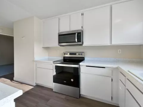 Kitchen - 13867 Gorrion Ct, El Cajon, CA 92021 photo 2 of 2