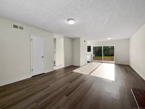 Living - 13867 Gorrion Ct, El Cajon, CA 92021 photo 2 of 4