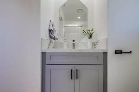 Bath - 10712 Valor Pl, Santee, CA 92071 photo 4 of 6