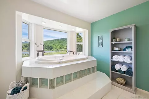 Bath - 34663 Navajo Rd, Julian, CA 92036 photo 1 of 4