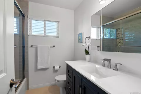 Bath - 3021 Levante St, Carlsbad, CA 92009 photo 4 of 4