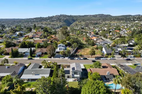 View/Area - 3021 Levante St, Carlsbad, CA 92009 photo 4 of 6