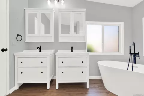 Bath - 1351 Pepper Dr #68, El Cajon, CA 92021 photo 2 of 4