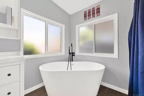 Bath - 1351 Pepper Dr #68, El Cajon, CA 92021 photo 4 of 4