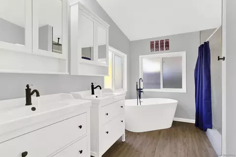 Bath - 1351 Pepper Dr #68, El Cajon, CA 92021 photo 1 of 4