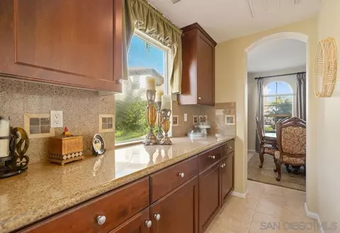 197 Double Eagle Gln, Escondido, CA 92026 photo 7