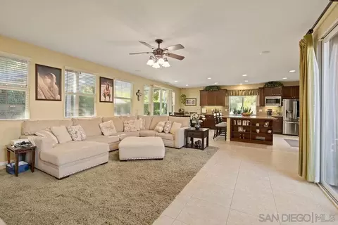 197 Double Eagle Gln, Escondido, CA 92026 photo 14
