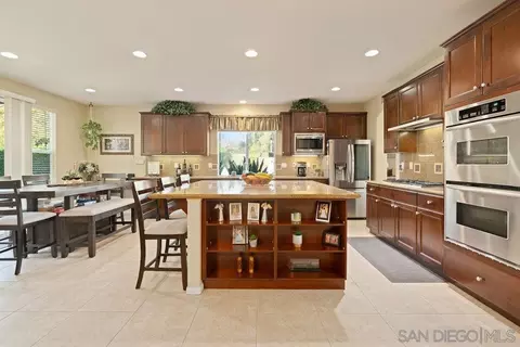 197 Double Eagle Gln, Escondido, CA 92026 photo 12