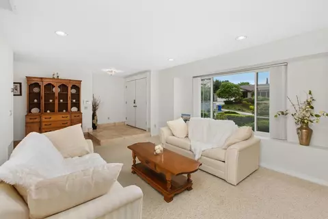 Living - 12710 Avenida De Espuela, Poway, CA 92064 photo 3 of 7