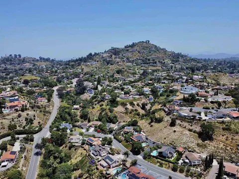 View/Area - 4363 Macronald Dr, La Mesa, CA 91941 photo 3 of 4