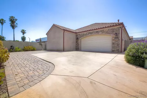 Exterior - 13222 Vista View Ct, Poway, CA 92064 photo 2 of 2