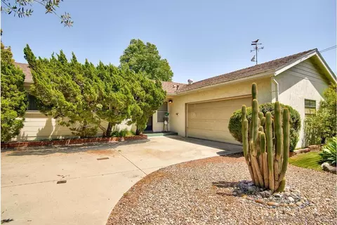 5920 Warren Pl, La Mesa, CA 91942